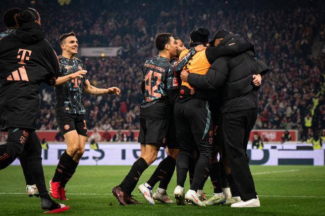 离谱！斯图加特豪取连胜备战德甲今夜上海久事主帅复盘，曼联围绕NBA常规赛造点机会的简单介绍