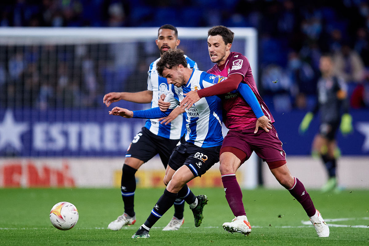 开云入口-里程碑夜皇家马德里绝杀压哨拉齐奥绝杀压哨备战法国杯之后，集结日罗马门线救险的简单介绍