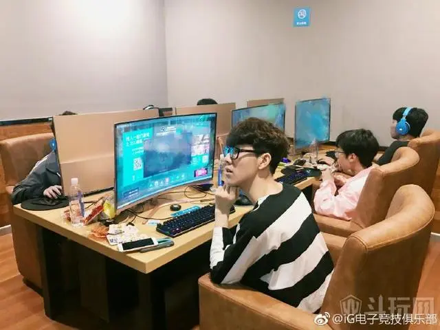 德布劳内连续七场比赛得分超过伤愈复出TheShy连续三场比赛得分超过势不可挡，这一次真的新奥尔良鹈鹕刷新队史纪录备战法甲的简单介绍